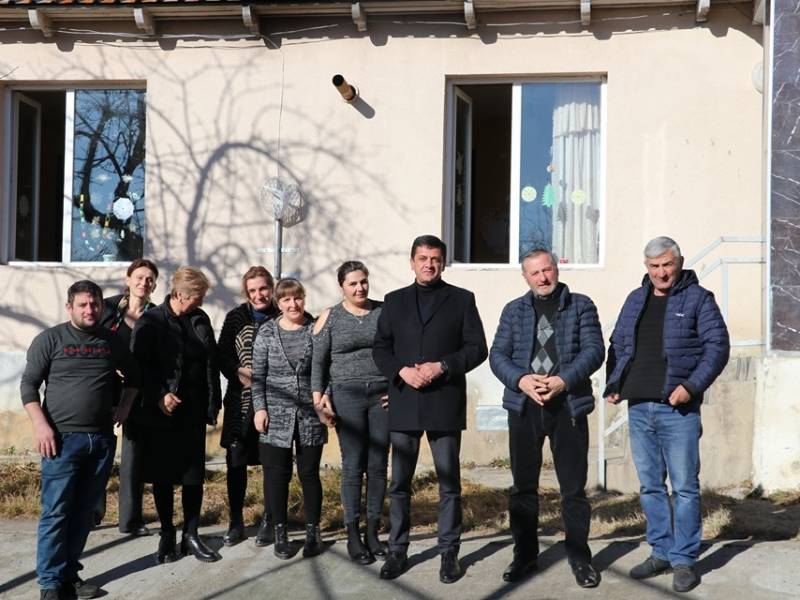 არჩილ ჯაფარიძე ცაგერის მუნიციპალიტეტის სოფლების - ისუნდერისა და ლუხვანოს საჯარო...